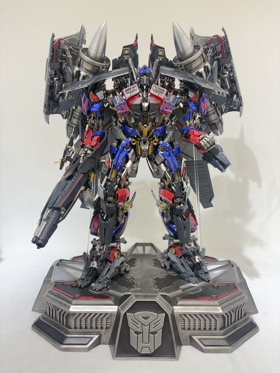 店内に展示されたPrime 1 Studioのハイエンド・スタチュー